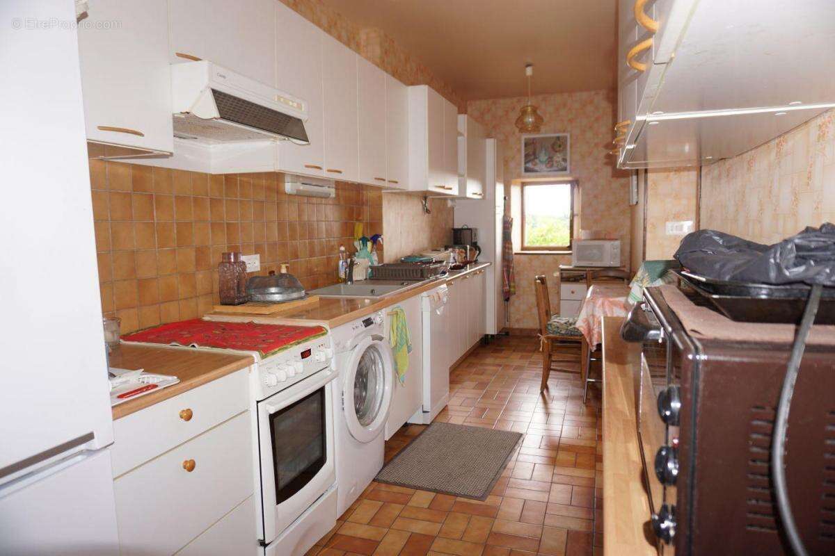 Maison à CASTELNAU-MONTRATIER