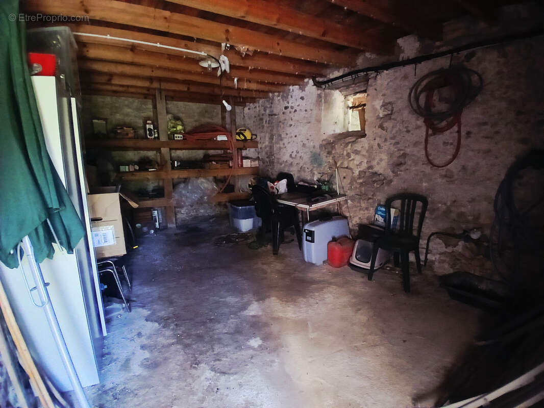 Maison à SAINT-HILAIRE-DE-BRETHMAS