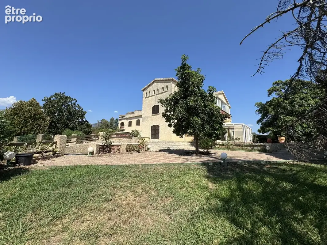 Ghisonaccia   maison de caractère avec fort potentiel   terrain de 2 705 m2   piscine intérieure - photo 19