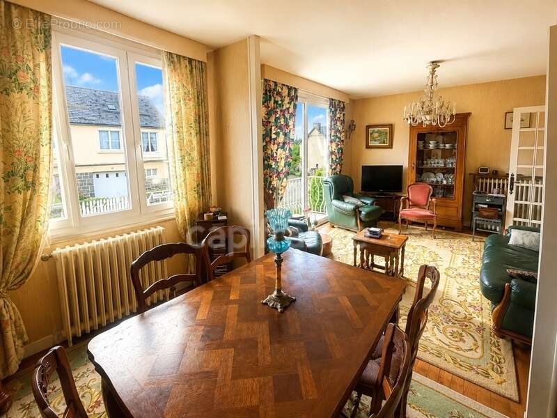 Maison à CARHAIX-PLOUGUER