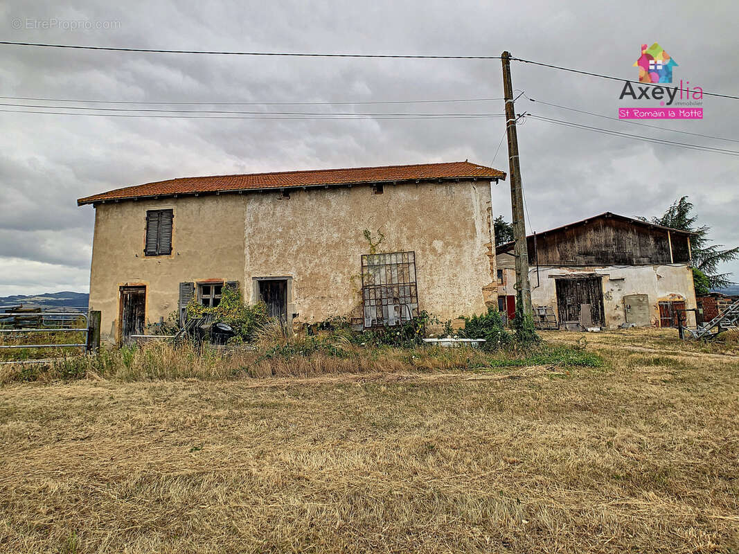 A vendre-  secteur renaison- ancien corps de ferme - photo 2