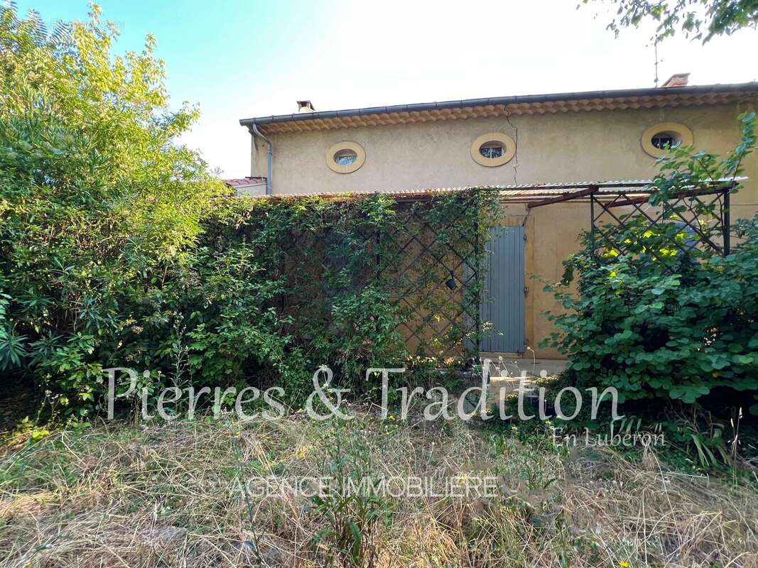 Ensemble de deux habitations avec jardin à proximité immédiate du centre ville d'Apt - photo 21