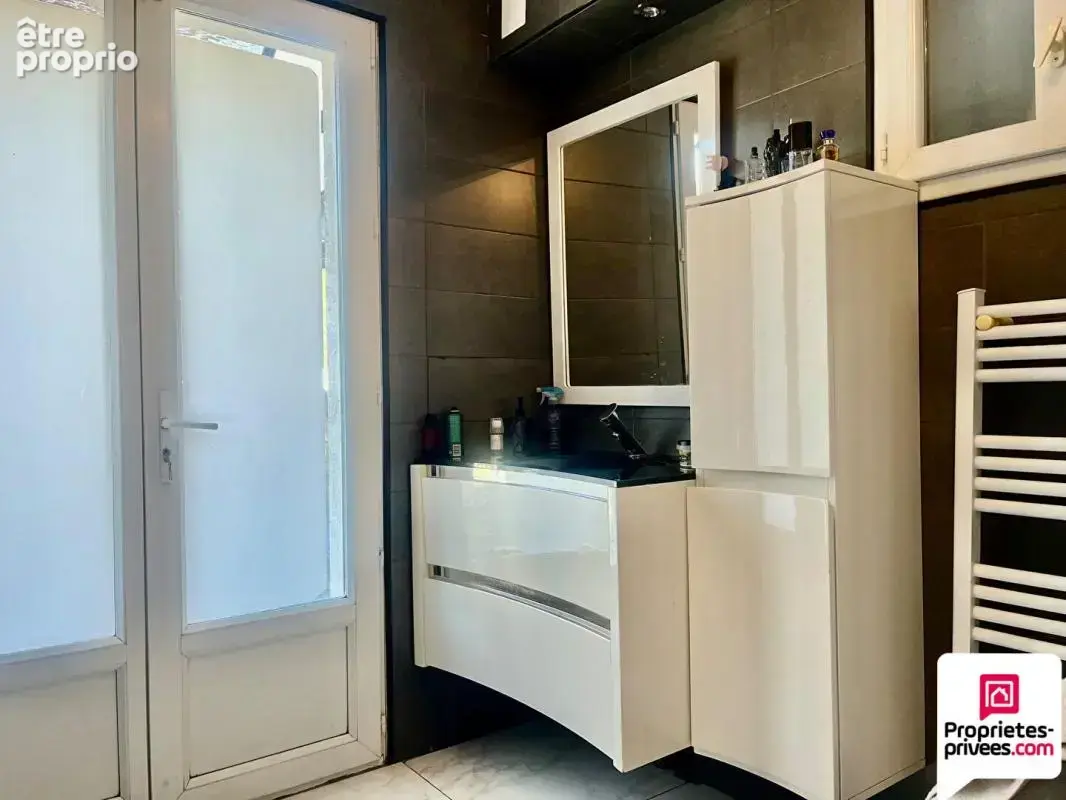À l'abris des regards- maison 5 pièces sur terrain plat, à découvrir ! - photo 13