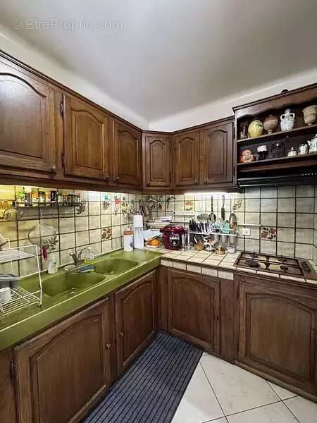 Maison à LA ROQUE-D&#039;ANTHERON