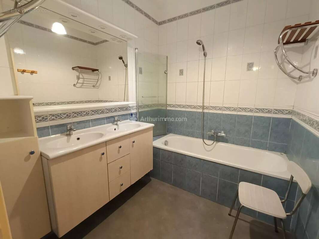 Maison divisée en deux appartements T2 et T4 - photo 8