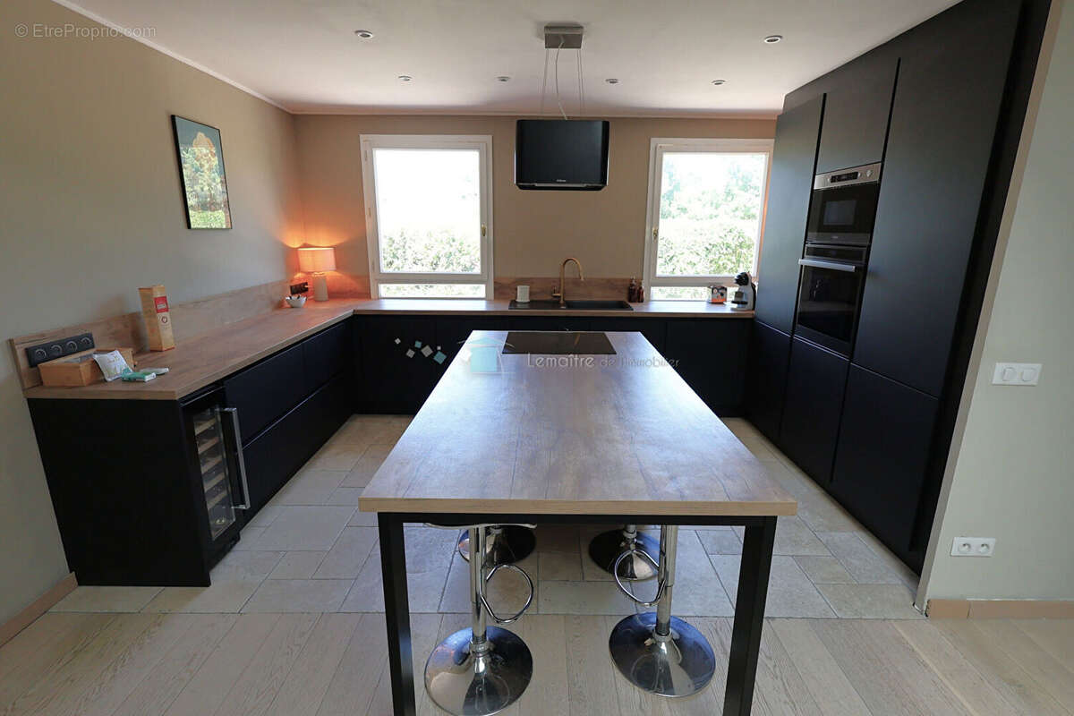 Maison à SAINT-CEZAIRE-SUR-SIAGNE