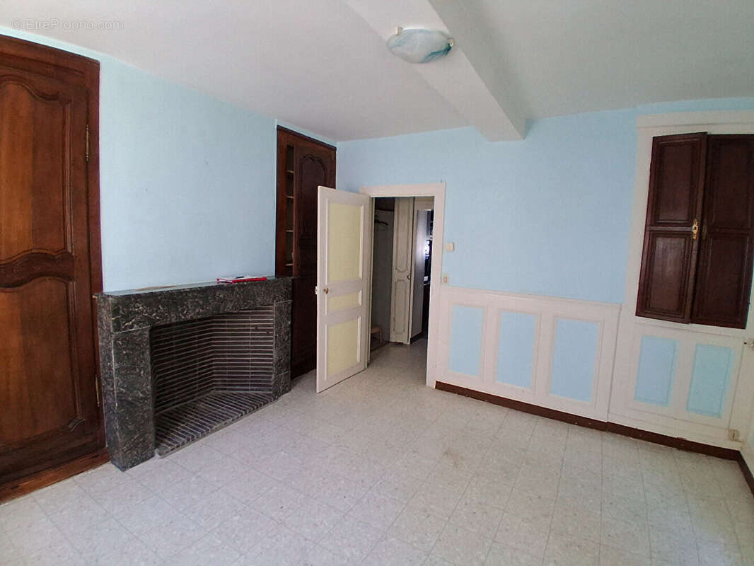 Maison à ETREAUPONT