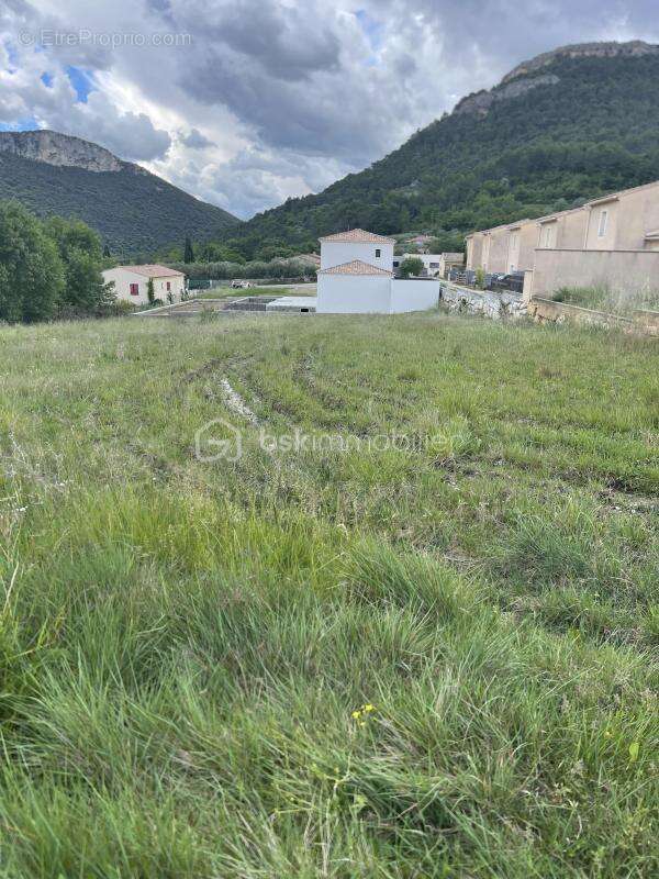 Terrain à PIERRELONGUE