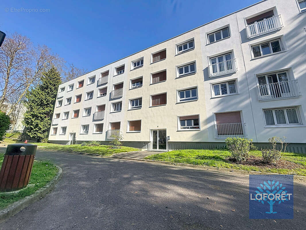 Appartement à CHILLY-MAZARIN