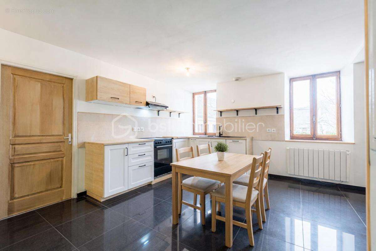 Appartement à ALBY-SUR-CHERAN