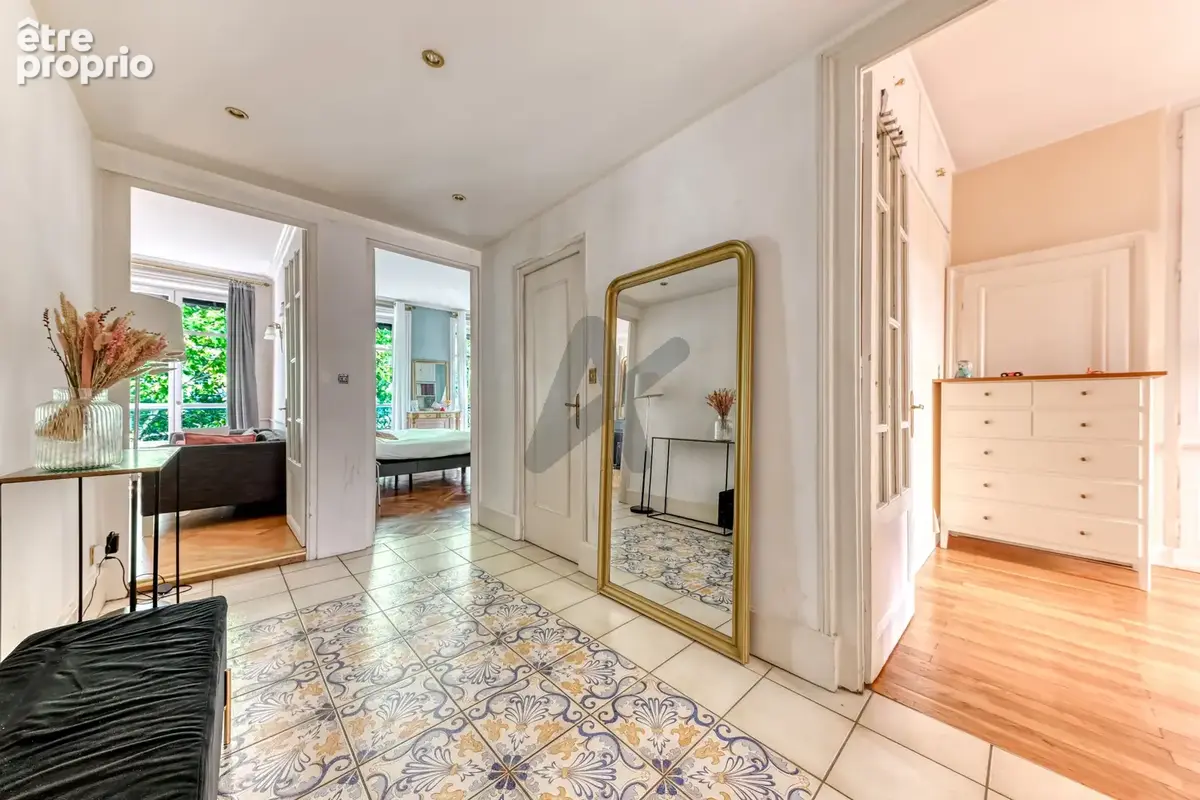Lyon 6 - Foch: Un appartement en étage élevé de 81m2, 2 chambres, alcôve, climatisé. - photo 3