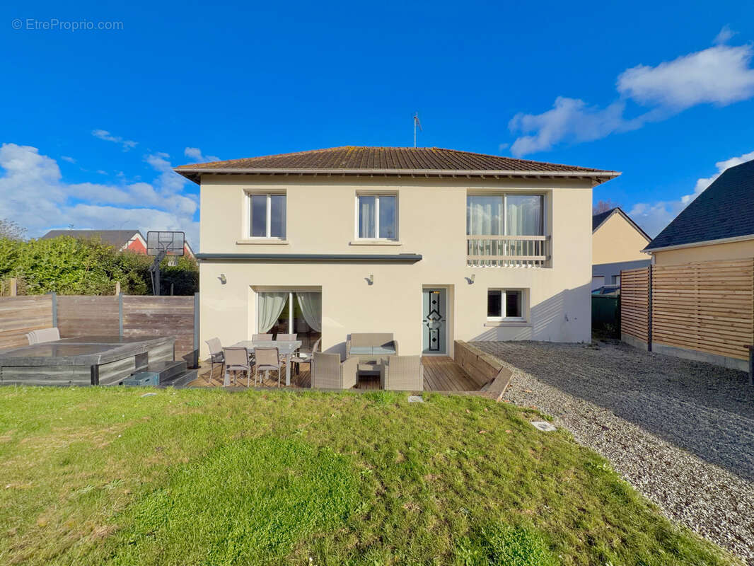 Maison à MERVILLE-FRANCEVILLE-PLAGE