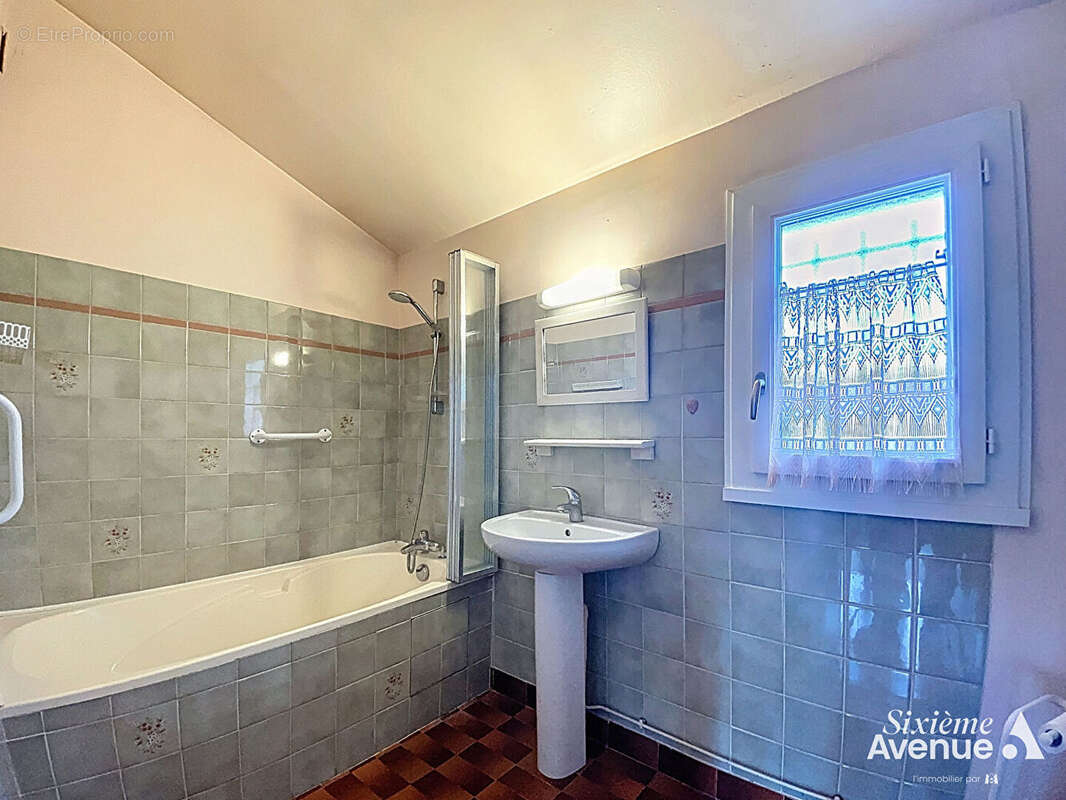 Maison à SAINT-SYMPHORIEN-D'OZON