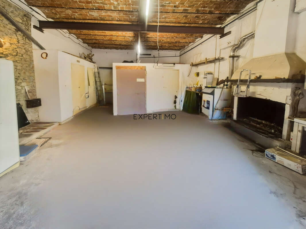 Maison avec patio en pierre - photo 12