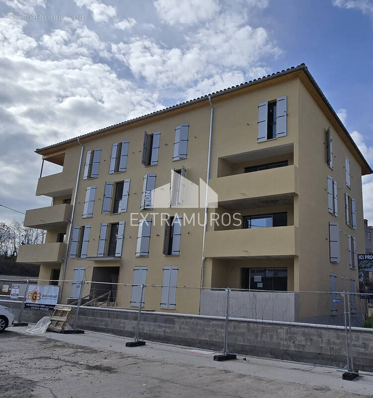 Appartement à L'ARBRESLE