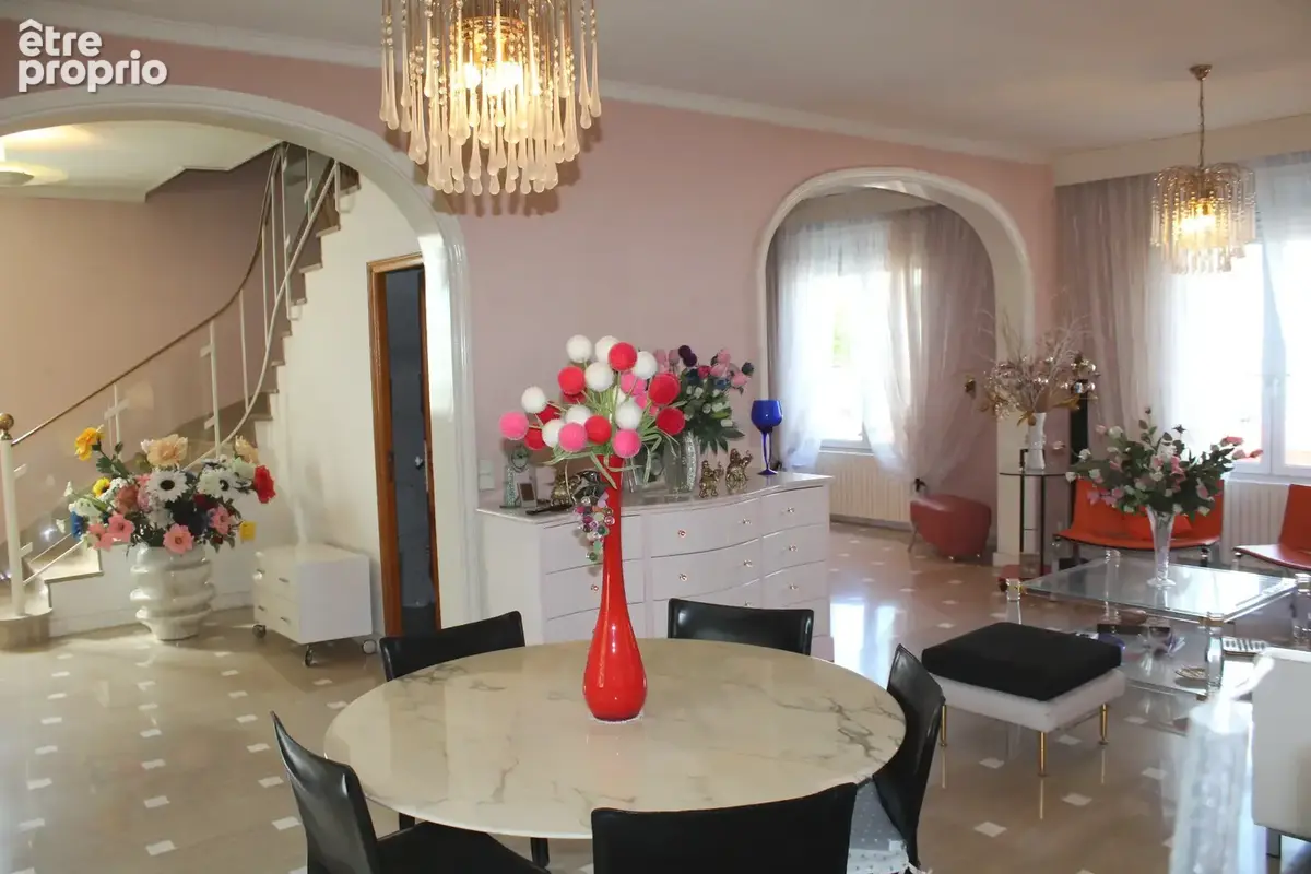 Maison à vendre 6 pièces LYON 8EME ARRONDISSEMENT (69) - photo 4