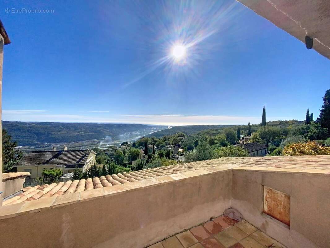 Appartement à GATTIERES