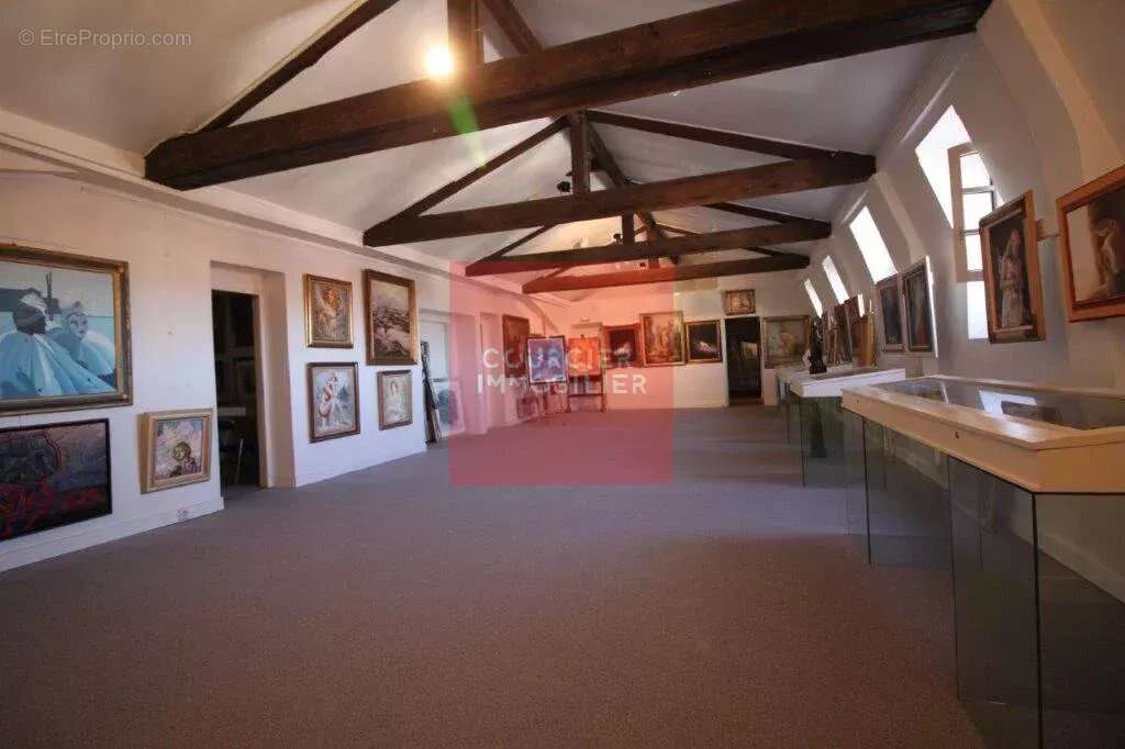 Commerce à CORBEIL-ESSONNES