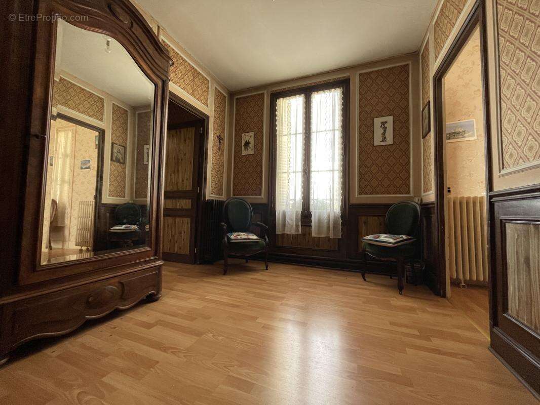 Maison à VOUNEUIL-SUR-VIENNE