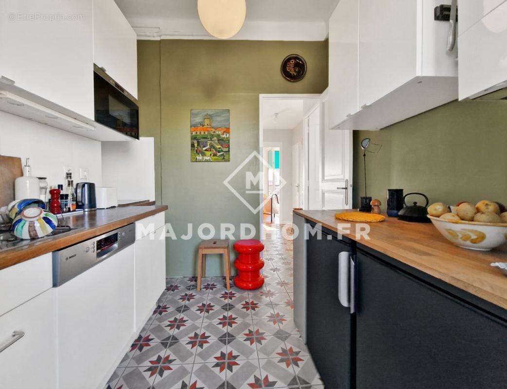 Appartement à MARSEILLE-5E