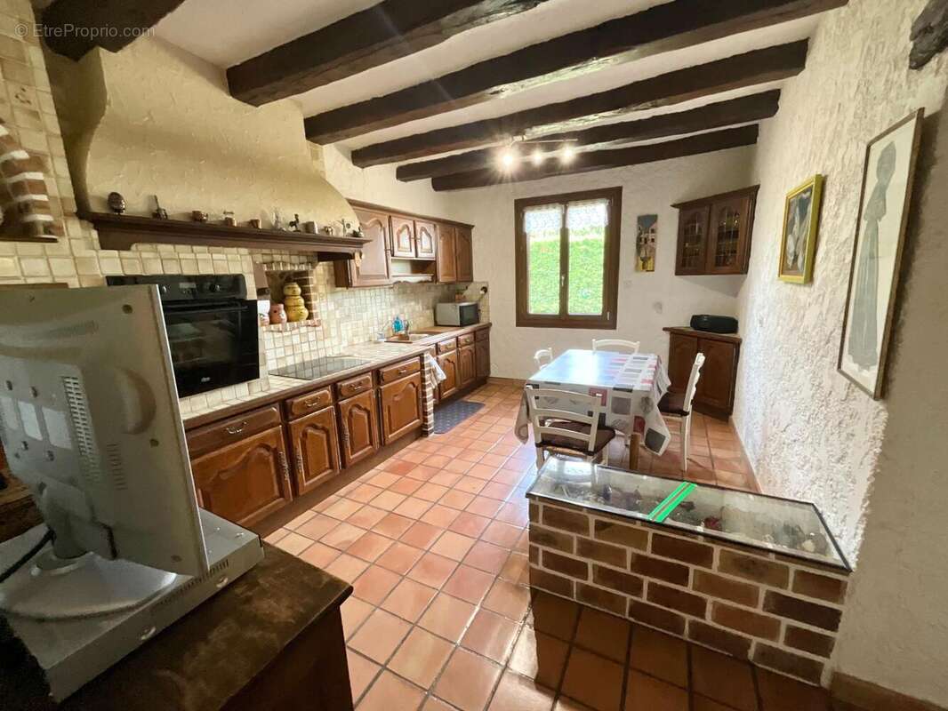 Maison 137 m² à Mehun-Sur-Yevre  - photo 4
