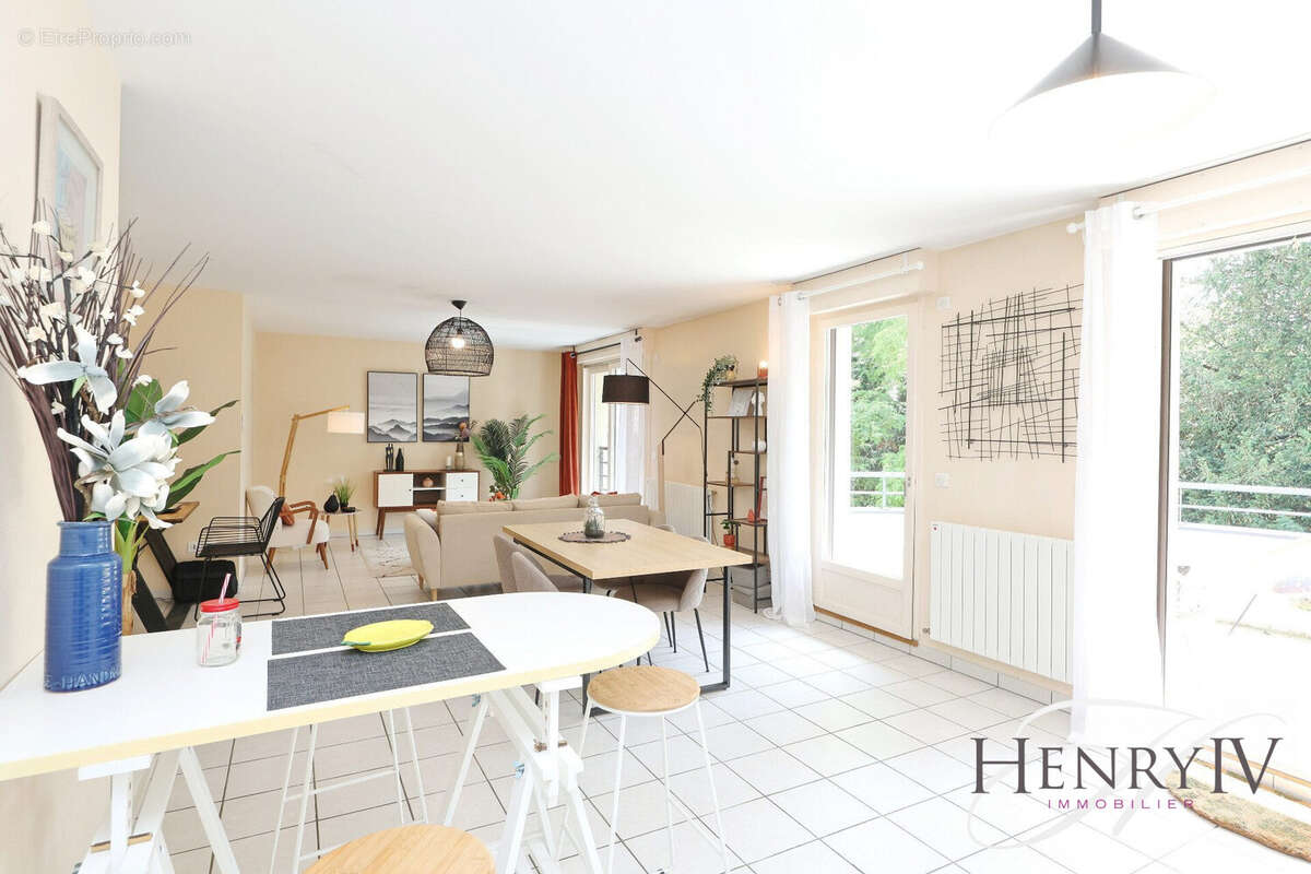 Appartement à SAINT-NAZAIRE-LES-EYMES