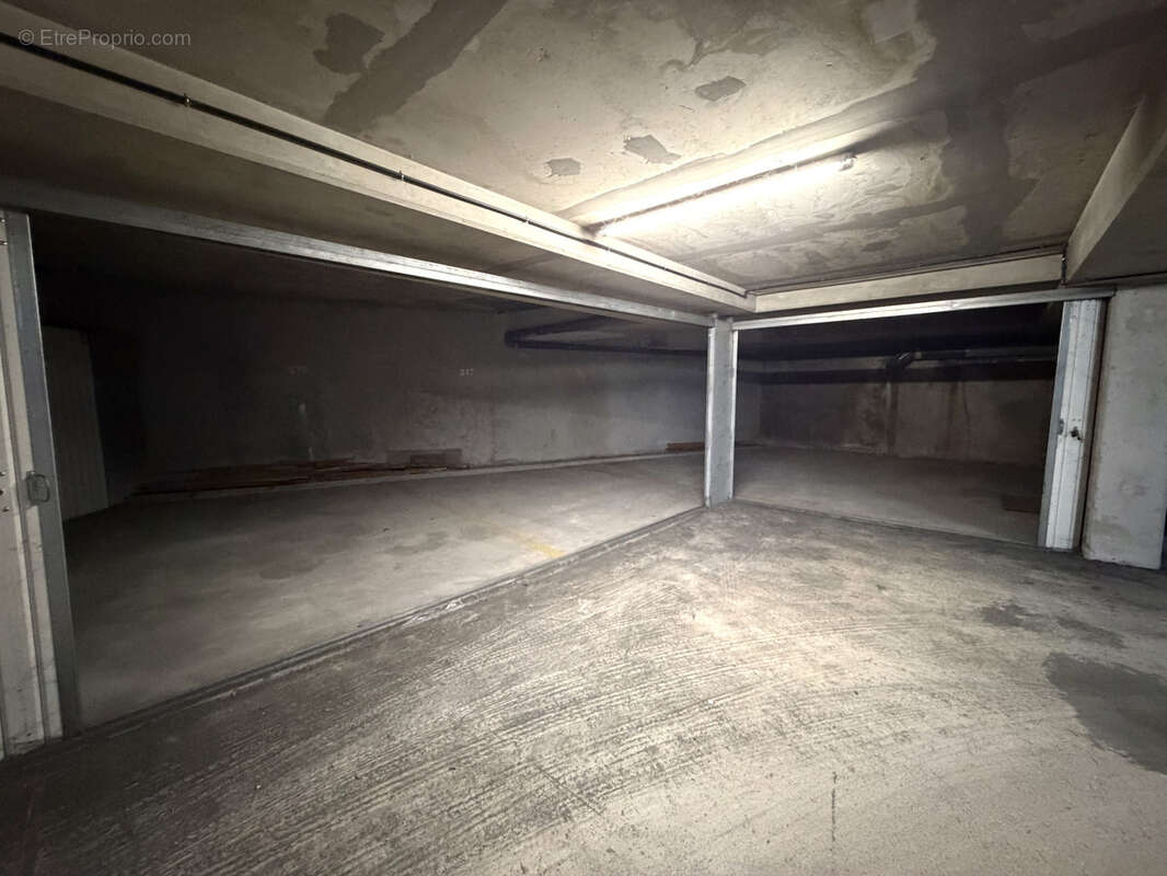 Parking à BEAUSOLEIL