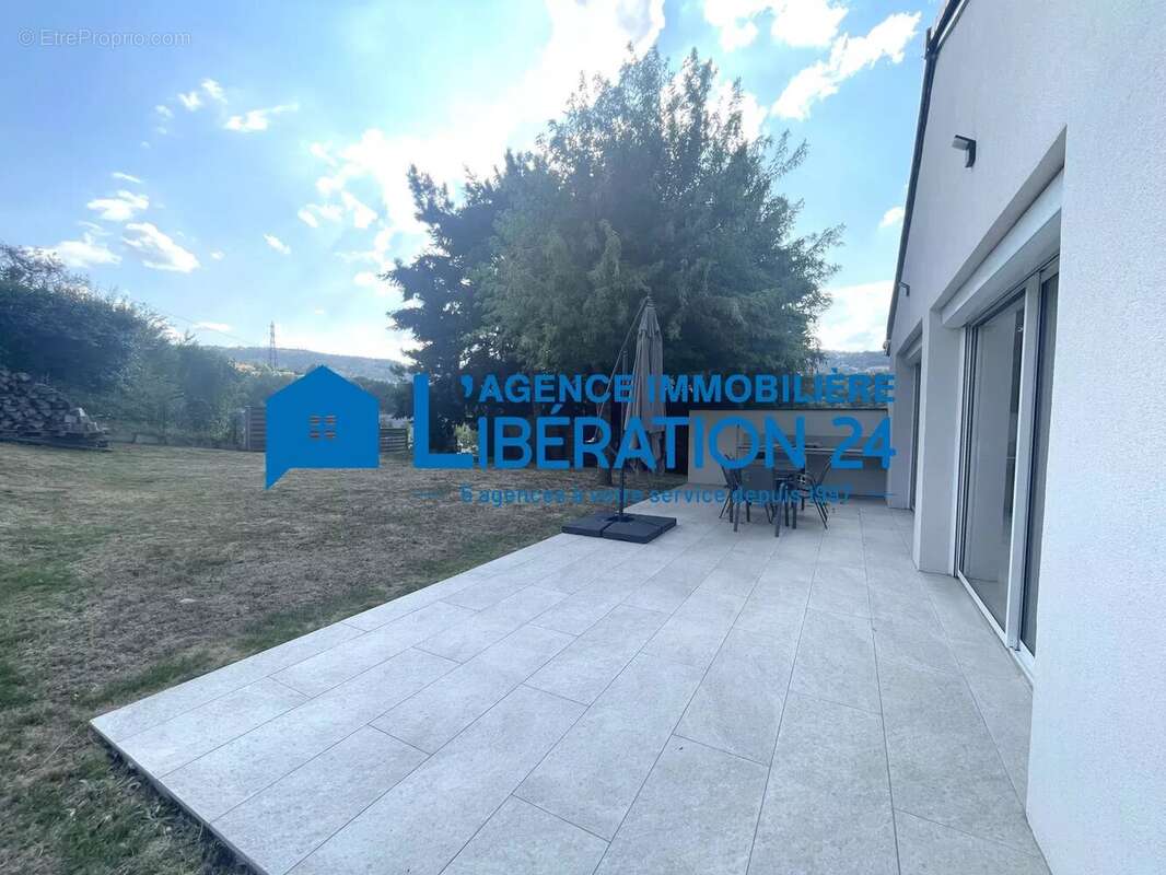 Maison plain pied 105 m² Sous Sol 115 m² Terrain 1289 m² - photo 5