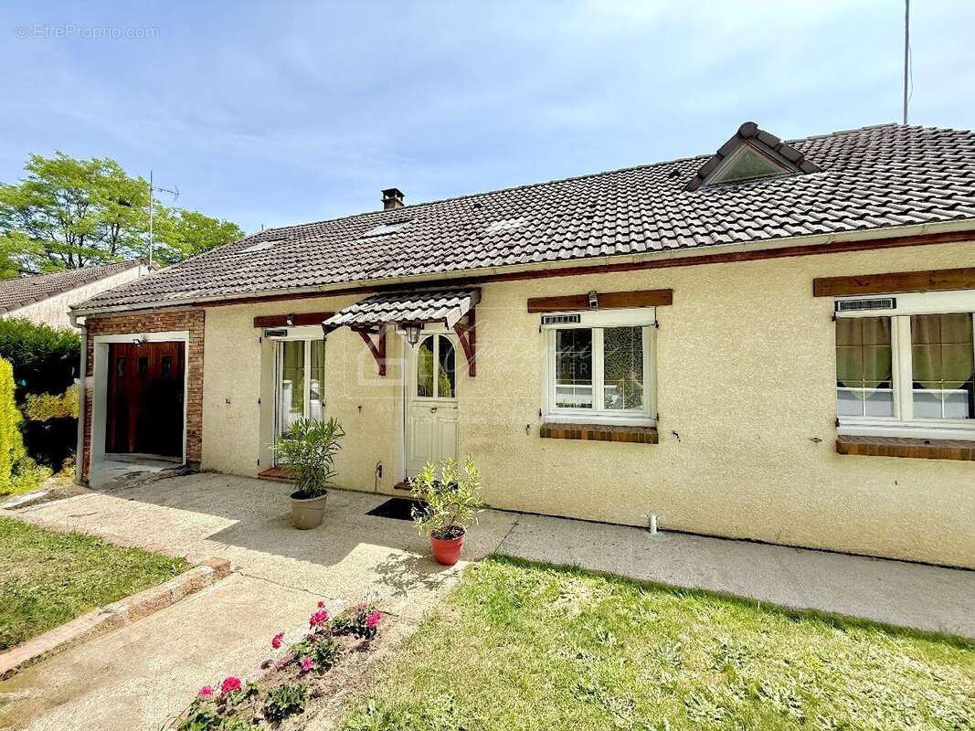 Maison à SOISY-SUR-ECOLE