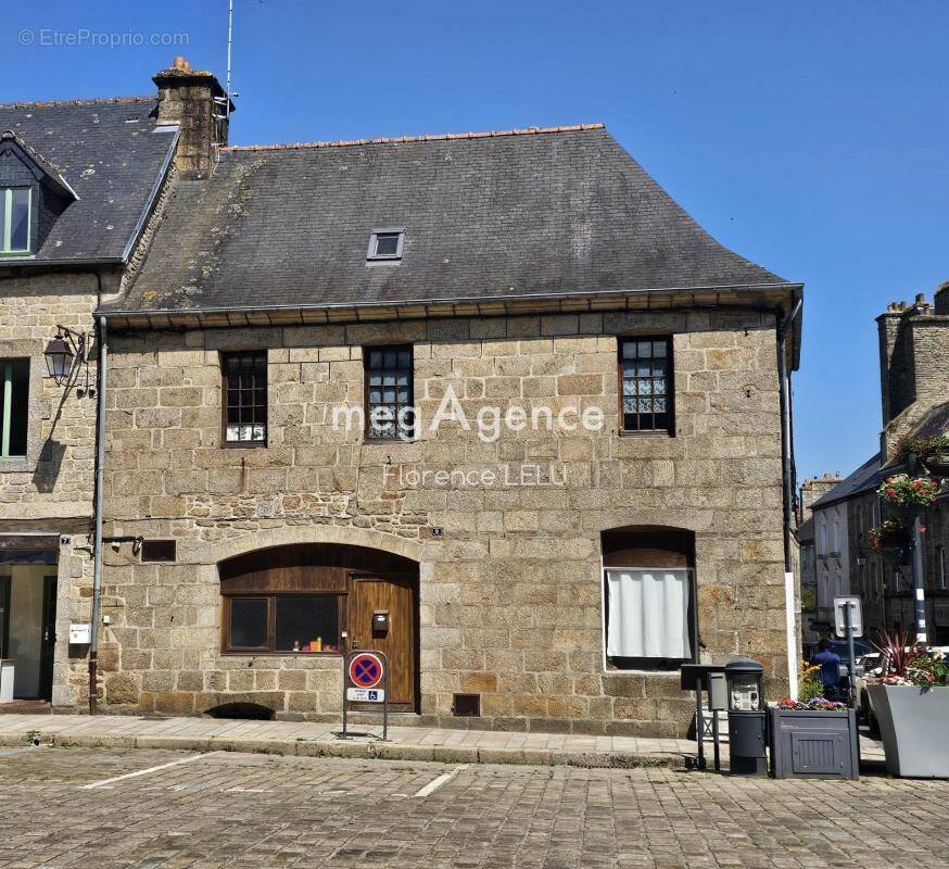 Appartement à QUINTIN