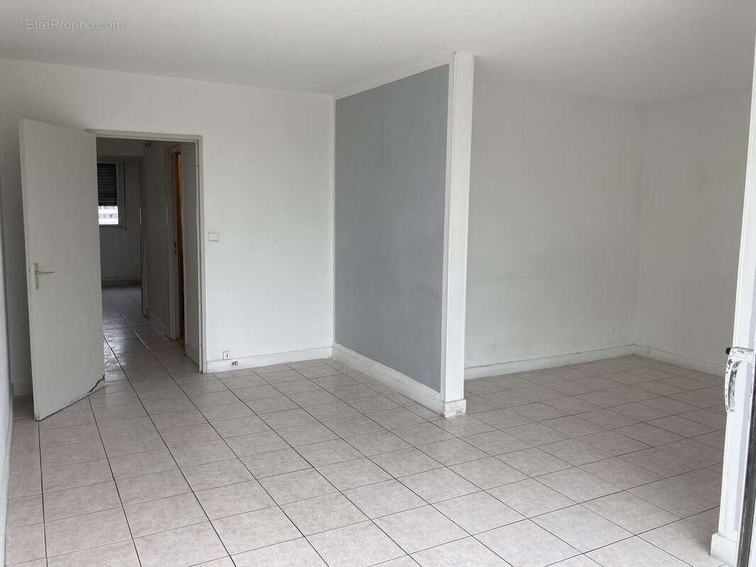 Appartement 58 m² à Sarcelles  - photo 4