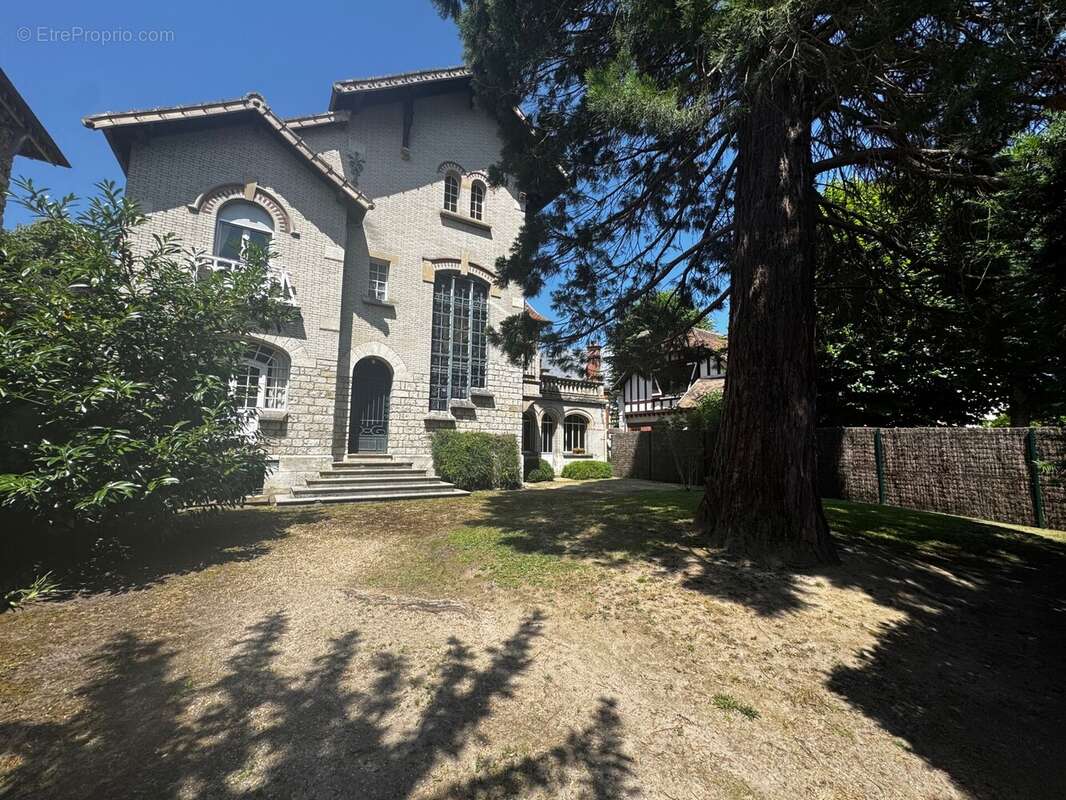 Maison à FONTAINEBLEAU