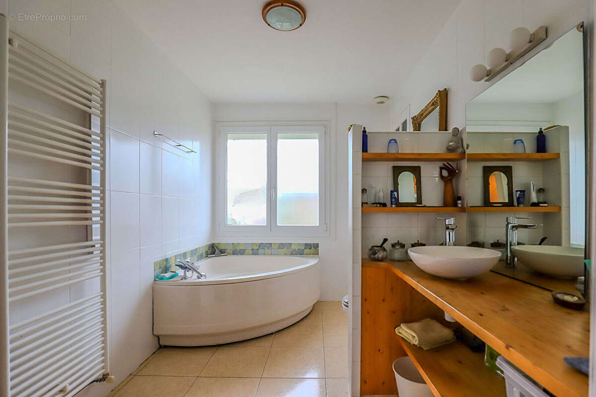 Co exclusivité - biarritz   belle maison des années 50 avec piscine  garage - photo 7