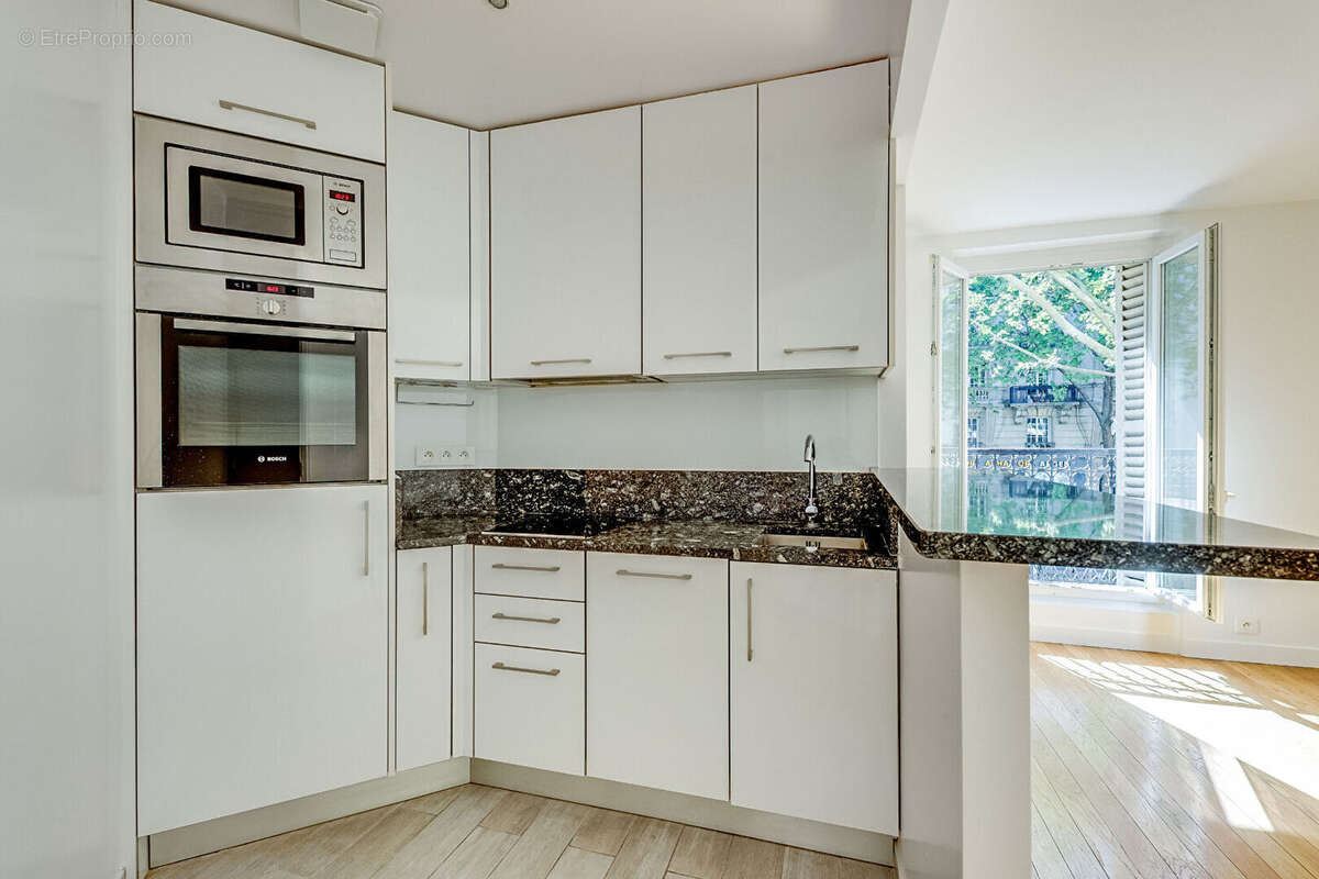 Appartement à PARIS-14E