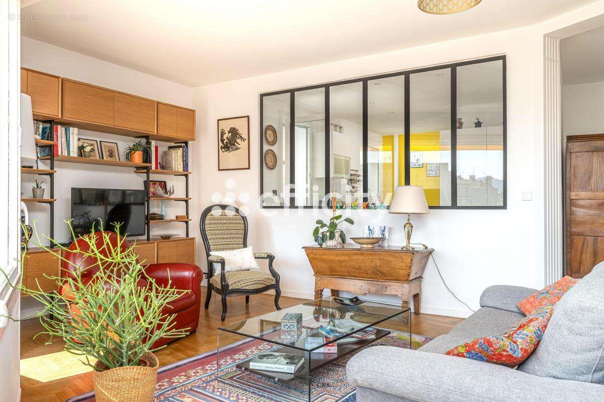 Appartement à MARSEILLE-8E