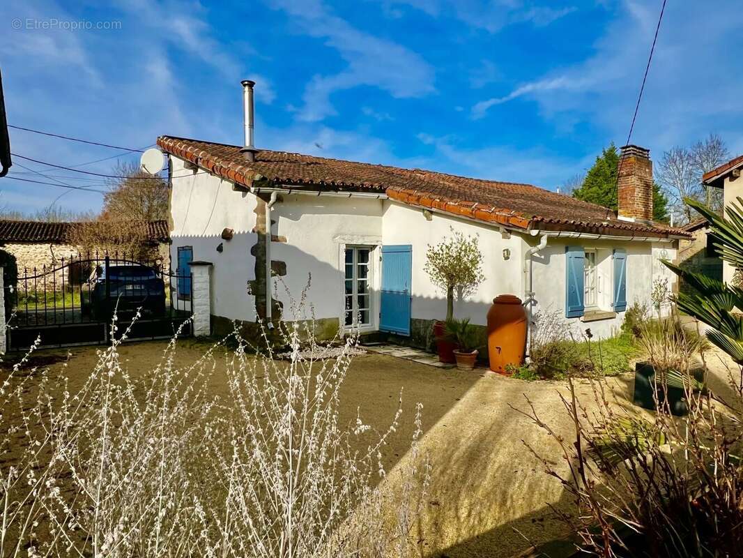 Maison à CONFOLENS
