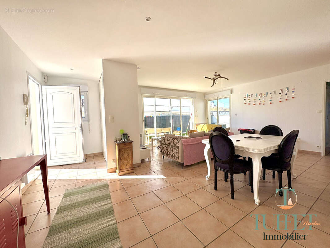 Maison à BOURCEFRANC-LE-CHAPUS