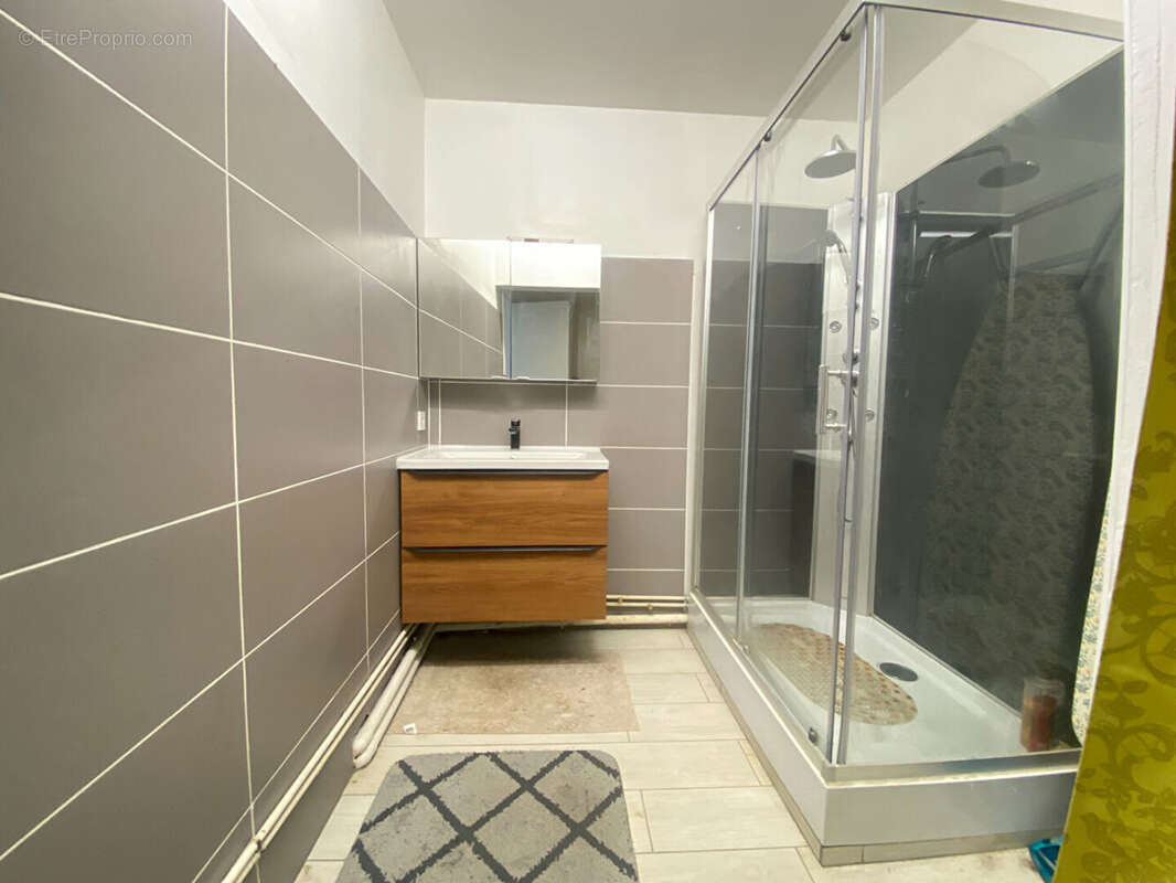 Appartement à LATTES