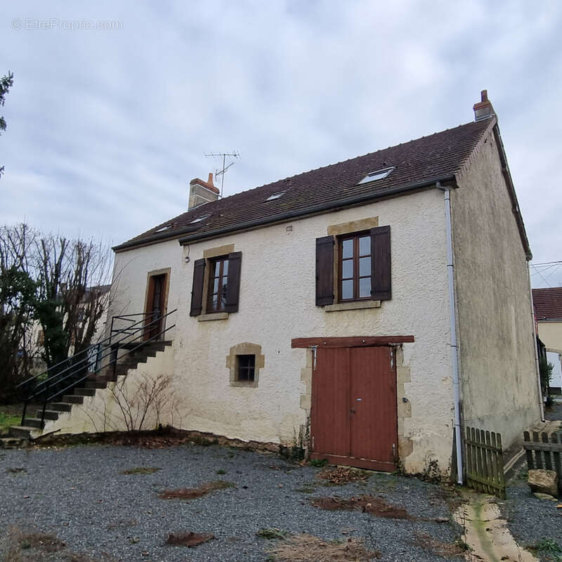 Maison à MONTGIVRAY