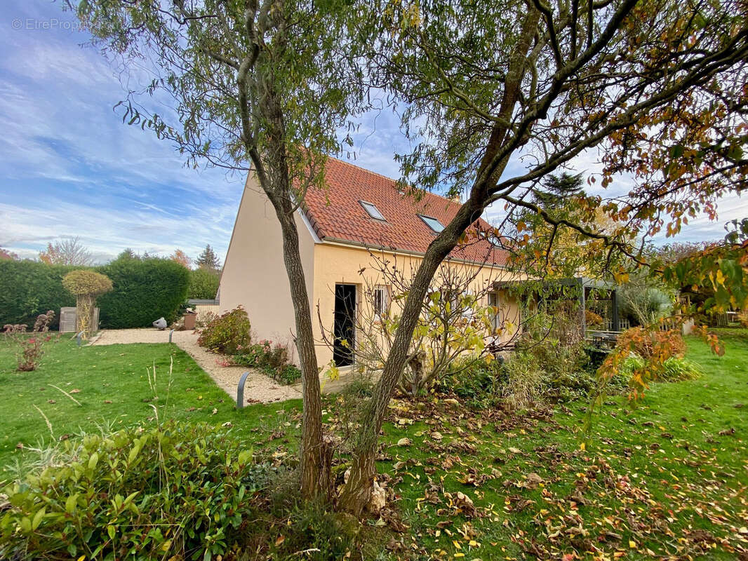 Maison à GARANCIERES
