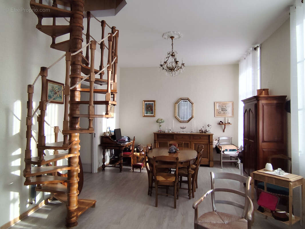 Appartement à CHATEAUNEUF