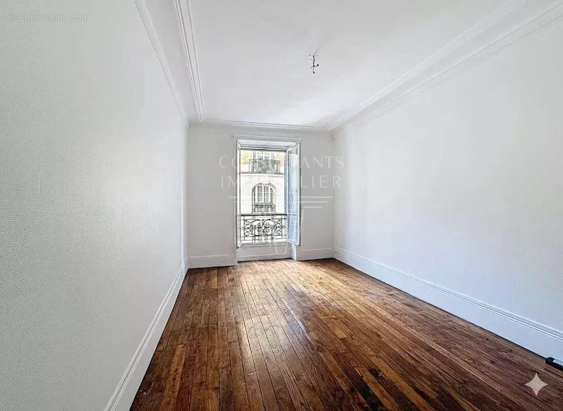 Appartement à PARIS-6E