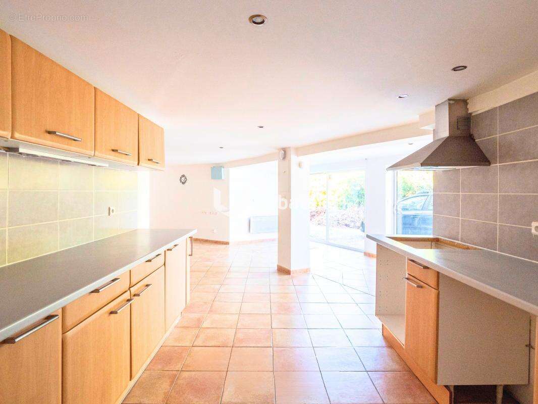 Maison à SAINT-ESTEVE-JANSON