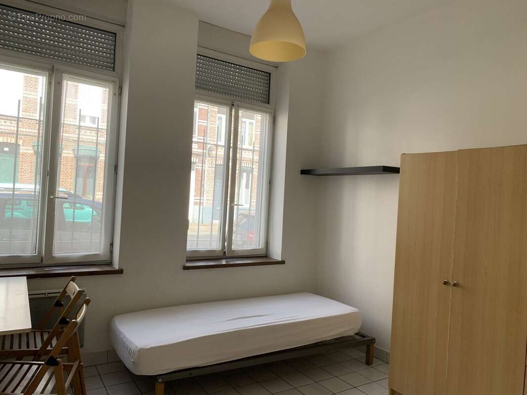 Rdc coté rue - Appartement à LILLE
