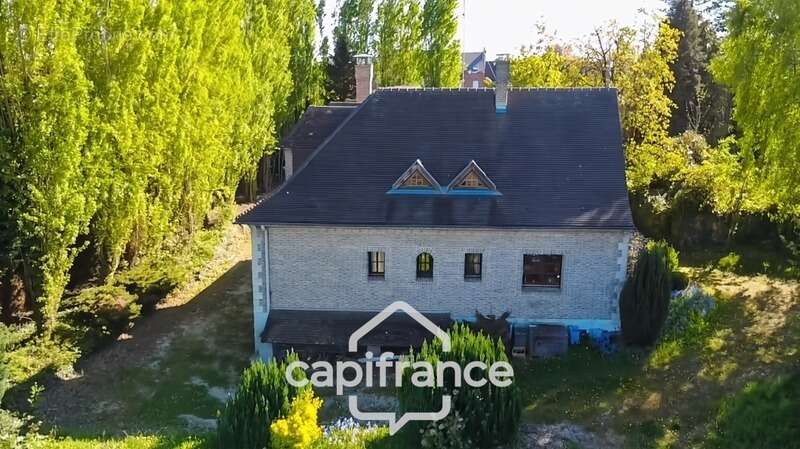 Maison de caractère style manoir – 258 m² – Parc arboré – Allée privative – Fort potentiel - photo 16