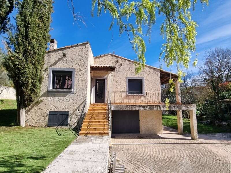 Maison à GREASQUE