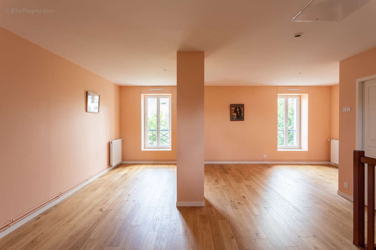 Maison à SARTROUVILLE