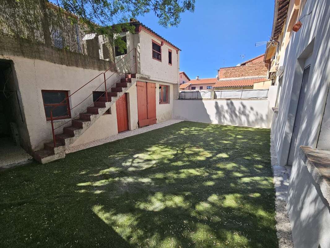 Maison à BRUGUIERES