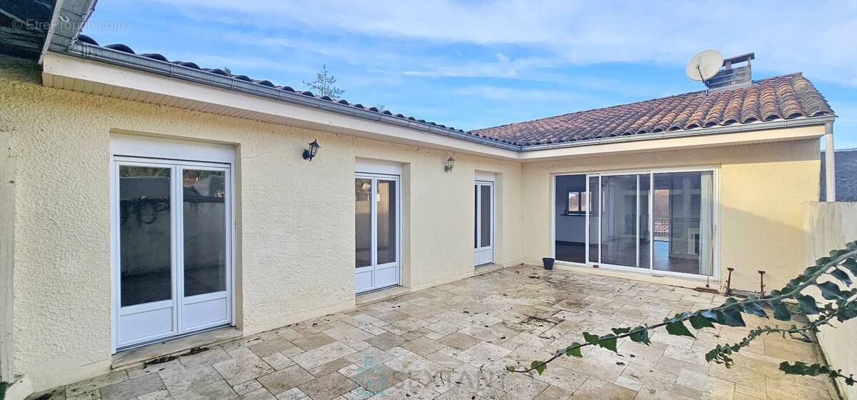 Maison à SARLAT-LA-CANEDA