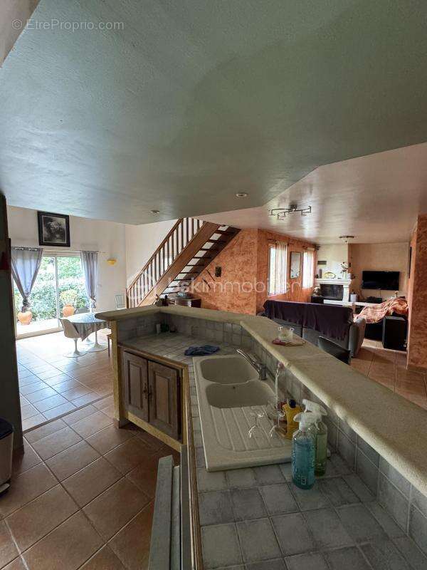 Maison à SAINT-SERIES